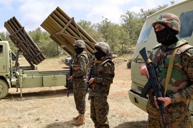 Lübnanlı ve Hizbullah savaşçılar yan yana